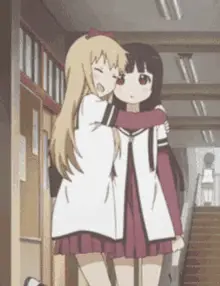 Ikatan Persahabatan yang Kuat Gambar teman anime saling berpelukan